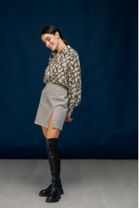 Юбка-трапеция мини из шерсти-диагональ серая с боковым вырезом Серый Серый