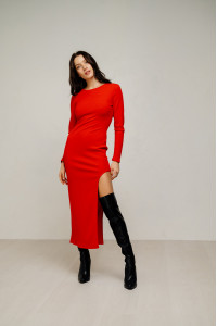 Платье миди Красный из трикотажа с разрезом и длинным рукавом Красный