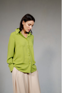 Женская блуза на лето свободного кроя оливкового цвета Оливковый Оливковый