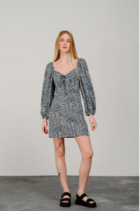 Вечернее мини-платье из штапеля серо-голубого цвета с бан Серо-голубой Серо-голубой