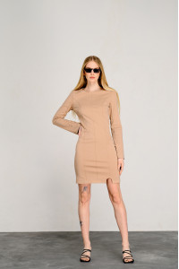 Бежевое трикотажное платье мини с длинным рукавом Бежевый Бежевый