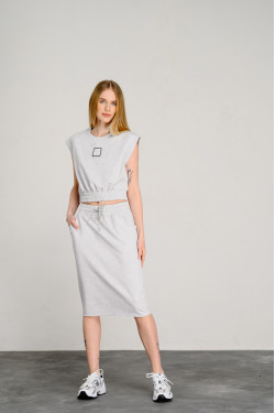 Повседневный костюм с юбкой из двухнитки меланж