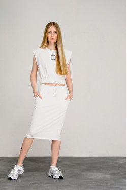 Молочный костюм с юбкой из двухнитки для прогулок