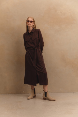 Длинное платье из штапеля свободного кроя шоколадного цвета