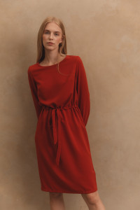 Офисное платье миди кирпичного цвета с поясом и манжетами Кирпичный Кирпичный