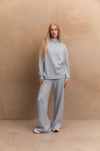 Голубой теплый брючный костюм из ангоры со свитшотом и брюками Голубой