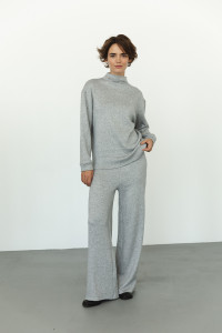 Серый теплый брючный костюм из ангоры со свитшотом Серый
