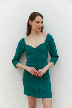 Короткое зеленое платье из костюмки с глубоким вырезом Зеленый