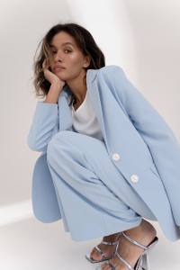 Голубой женский пиджак оверсайз из костюмной ткани Голубой