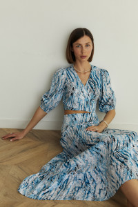 Бирюзовый костюм из штапеля с топом и расклешенной юбкой Бирюзовый