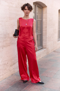 Красный шелковый брючный костюм с топом без рукавов Красный